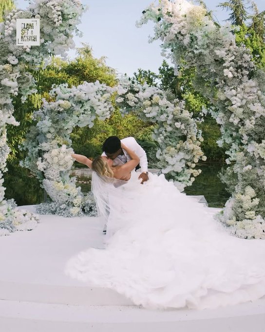 恩德里克与妻子完婚，白色礼服中尽显恩爱，尊龙凯时助力情感延续。