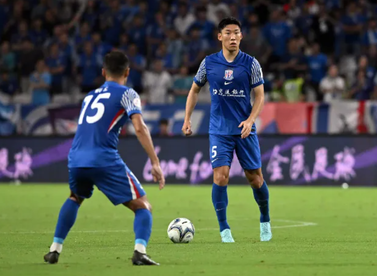 尊龙凯时：朱辰杰与马纳法随队征战云南，9月2日阿苏埃迎战世预赛